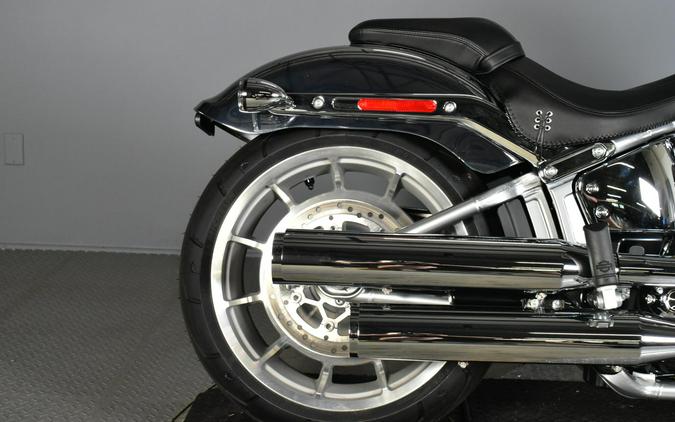 2025 Harley-Davidson Fat Boy Gray Ghost Reflection