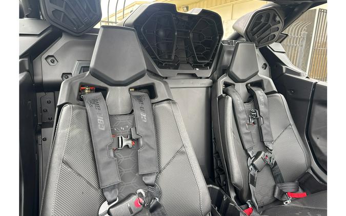 2026 Can-Am MAVERICK R XRC