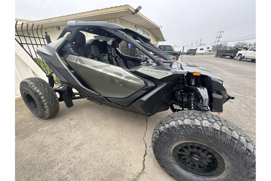 2026 Can-Am MAVERICK R XRC