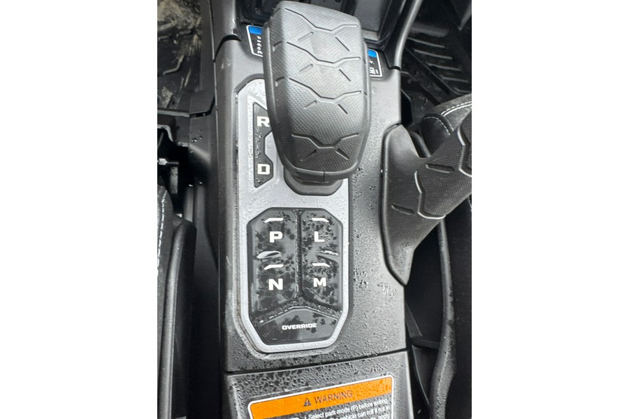 2026 Can-Am MAVERICK R XRC