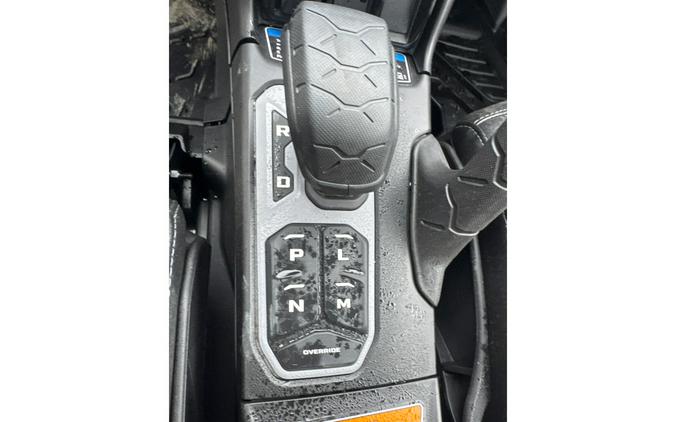 2026 Can-Am MAVERICK R XRC