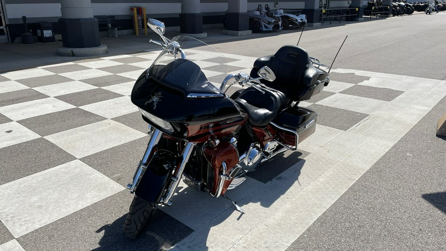 2015 Harley-Davidson® FLTRUSE CVO™ Road Glide® Ultra