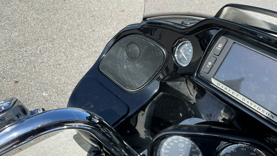 2015 Harley-Davidson® FLTRUSE CVO™ Road Glide® Ultra
