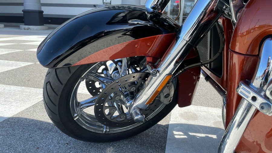 2015 Harley-Davidson® FLTRUSE CVO™ Road Glide® Ultra