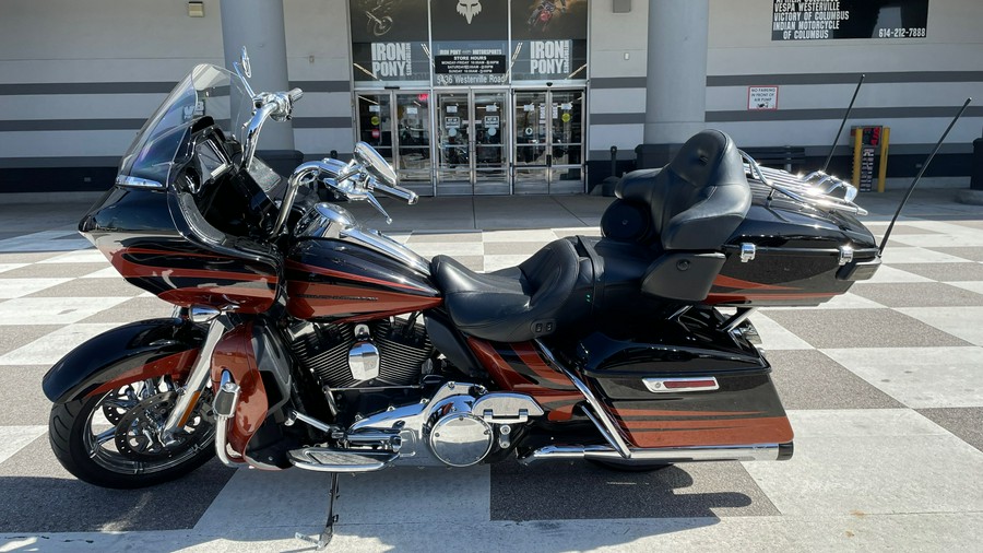 2015 Harley-Davidson® FLTRUSE CVO™ Road Glide® Ultra