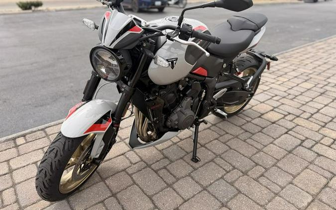 2026 Triumph Trident 800 Ash grey
