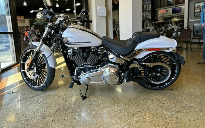 2024 Harley-Davidson Breakout White Onyx Pearl