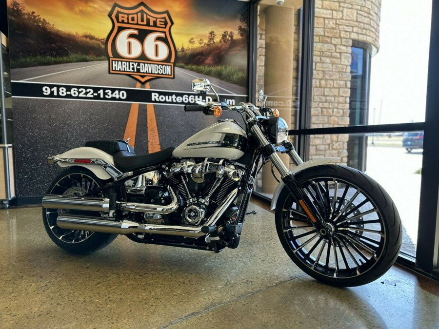 2024 Harley-Davidson Breakout White Onyx Pearl