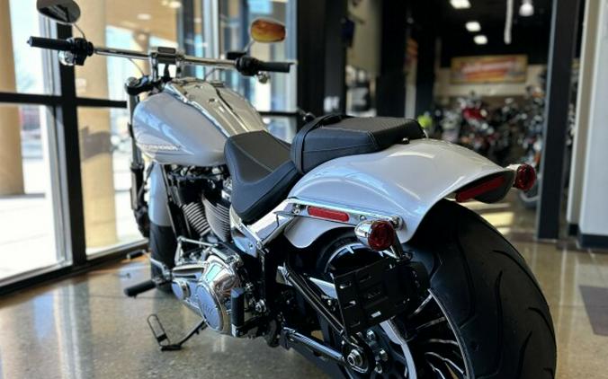 2024 Harley-Davidson Breakout White Onyx Pearl