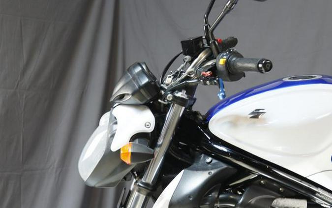 2015 Suzuki Gladius