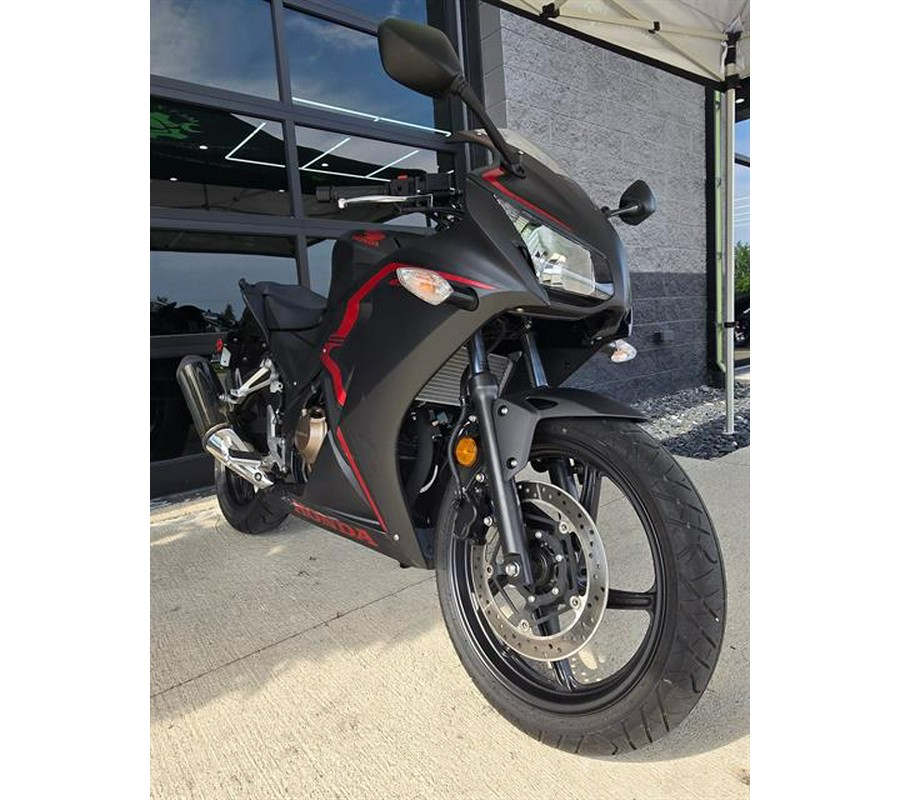 2022 Honda CBR300R