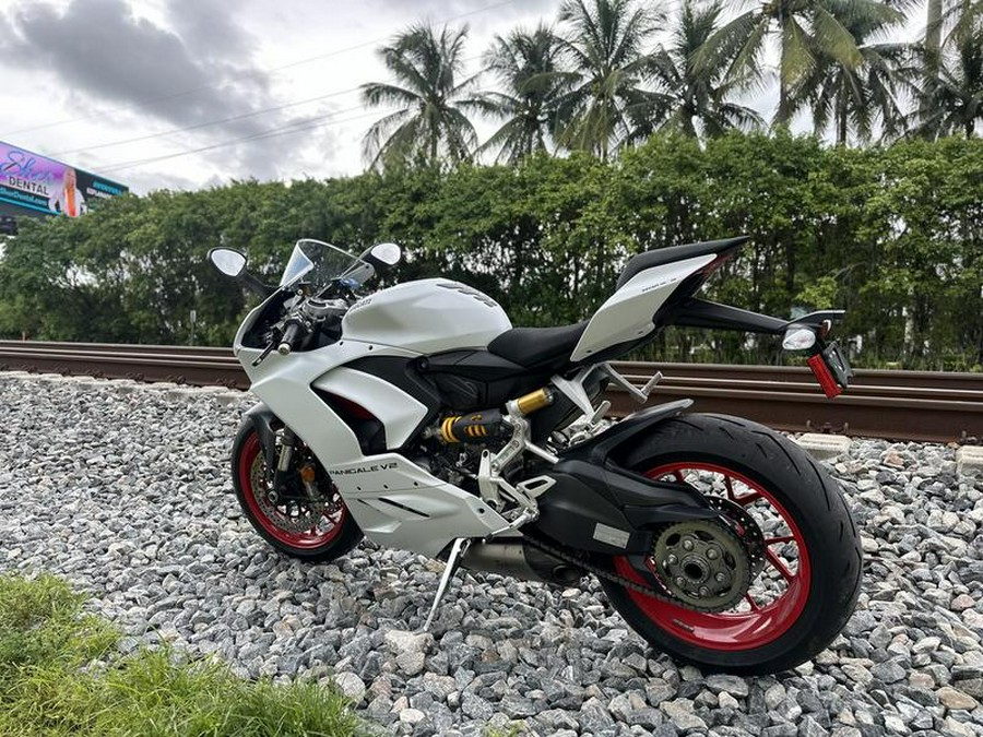 2023 Ducati Panigale V2 White Rosso Livery