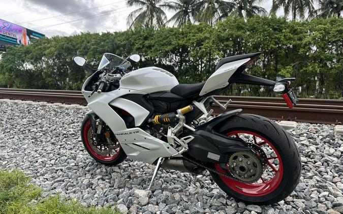 2023 Ducati Panigale V2 White Rosso Livery