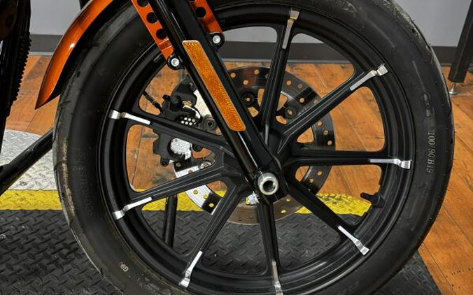 2020 Harley-Davidson® Iron 883™ SRCHORG/SLVFLUX W/PINSTRIPE