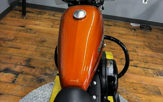 2020 Harley-Davidson® Iron 883™ SRCHORG/SLVFLUX W/PINSTRIPE