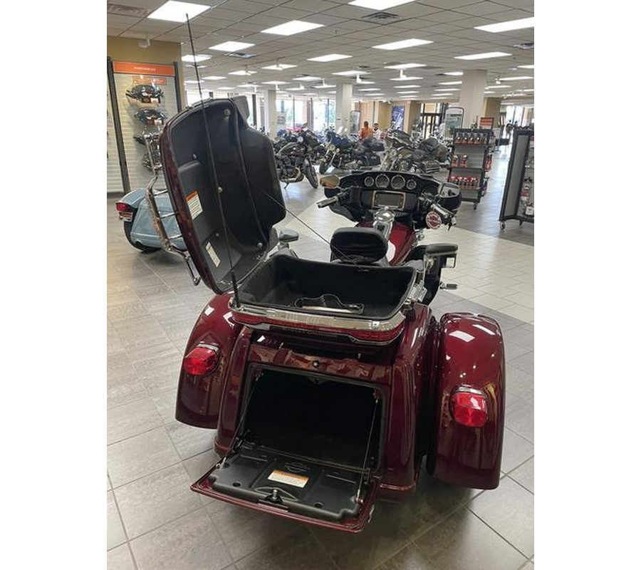 2017 Harley-Davidson® FLHTCUTG - Tri Glide® Ultra