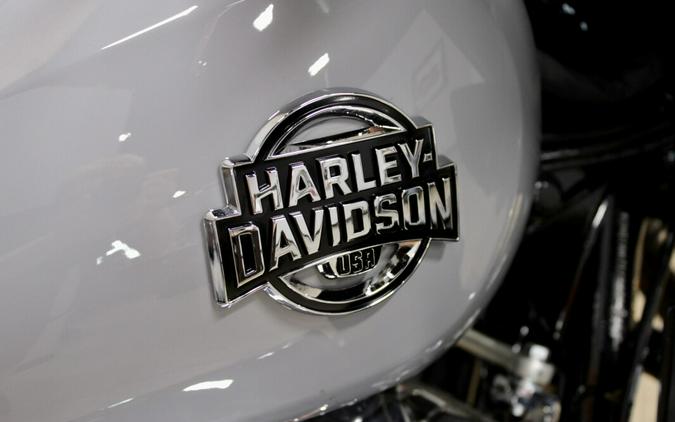 2025 Harley-Davidson Street Glide Ultra Grand American Touring FLHXU