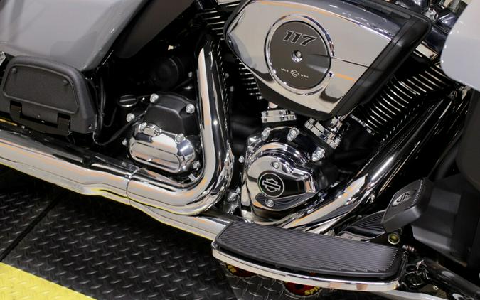 2025 Harley-Davidson Street Glide Ultra Grand American Touring FLHXU