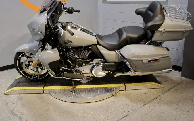 2025 Harley-Davidson Street Glide Ultra Grand American Touring FLHXU