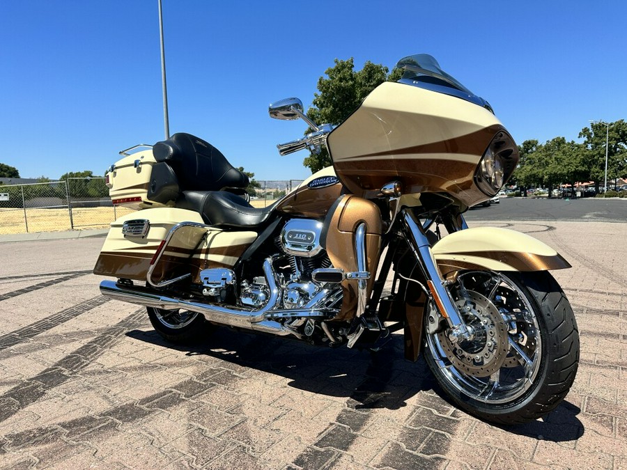 FLTRUSE 2011 Harley-Davidson CVO Road Glide Ultra