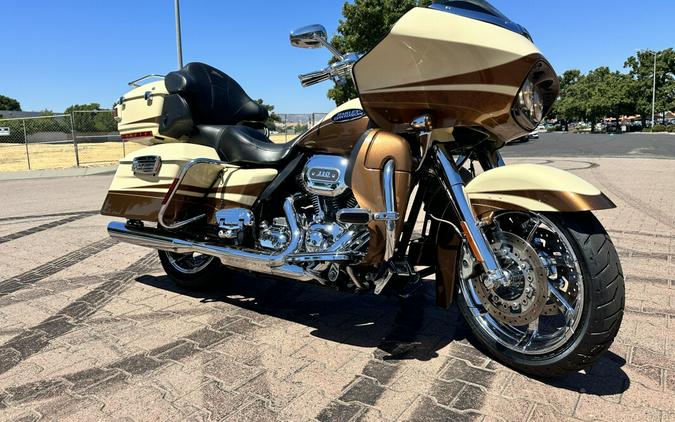 FLTRUSE 2011 Harley-Davidson CVO Road Glide Ultra