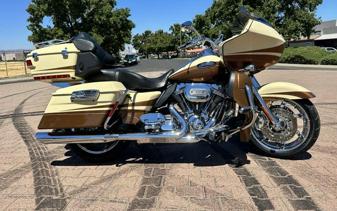 FLTRUSE 2011 Harley-Davidson CVO Road Glide Ultra