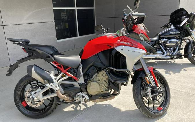 2022 Ducati Multistrada V4S Ducati Red / Alloy Wheels