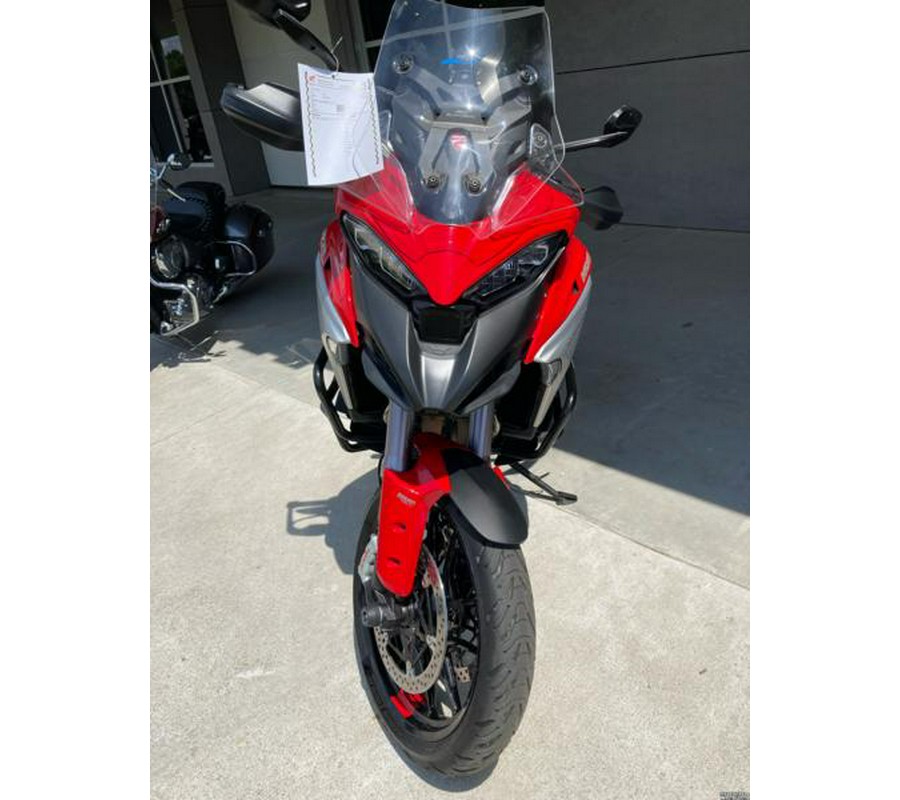 2022 Ducati Multistrada V4S Ducati Red / Alloy Wheels