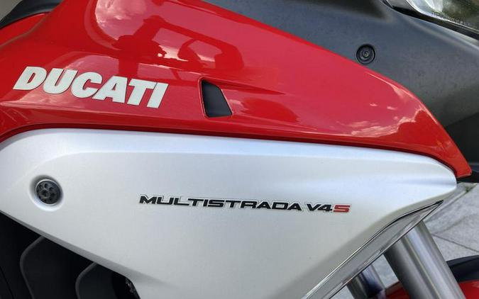 2022 Ducati Multistrada V4S Ducati Red / Alloy Wheels