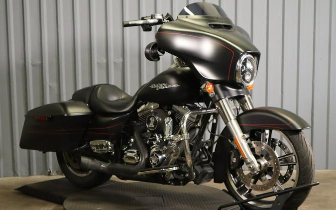 2016 Harley-Davidson Street Glide Special FLHXS