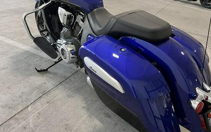 2022 Indian Motorcycle® Challenger® Limited Spirit Blue Metallic/Black Metallic