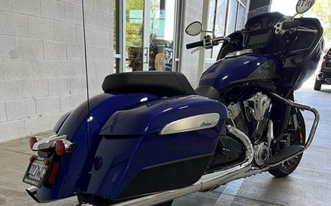 2022 Indian Motorcycle® Challenger® Limited Spirit Blue Metallic/Black Metallic