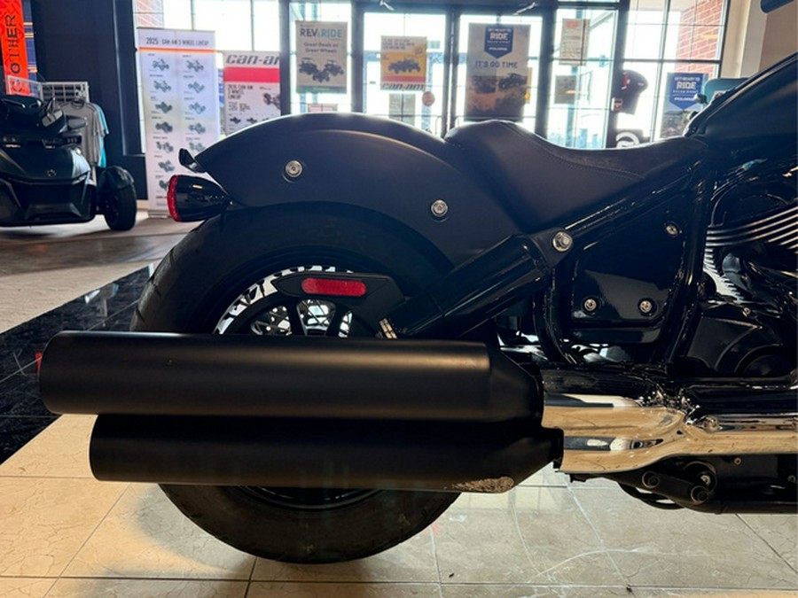 2022 Indian Chief Bobber Dark Horse