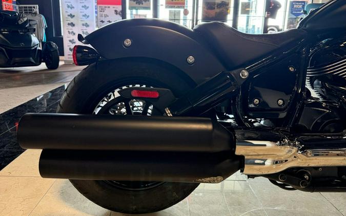 2022 Indian Chief Bobber Dark Horse