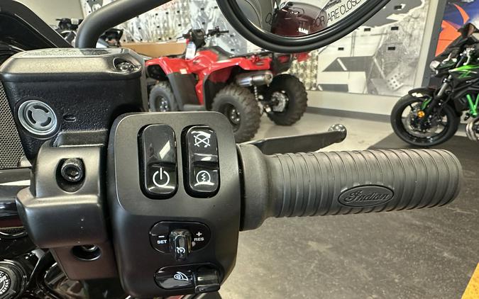 2026 Indian Pursuit Dark Horse
