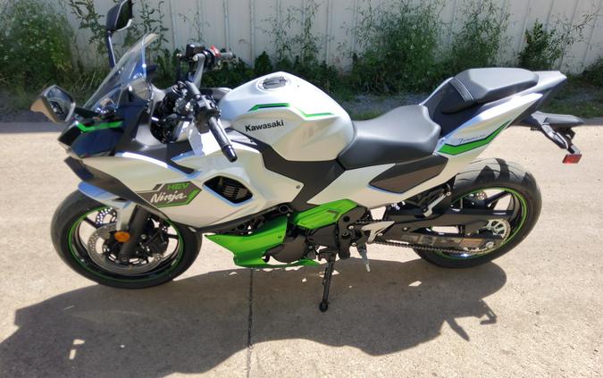 2024 Kawasaki Ninja® 7 Hybrid ABS