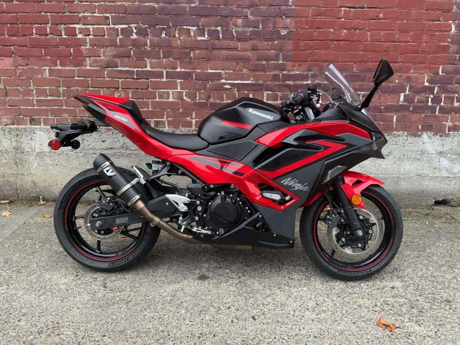 2025 Kawasaki NINJA 500