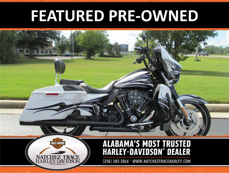 2016 Harley-Davidson® FLHXSE - CVO™ Street Glide®