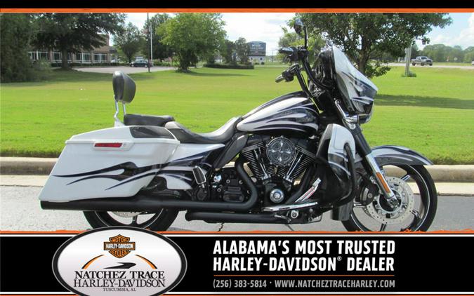 2016 Harley-Davidson® FLHXSE - CVO™ Street Glide®