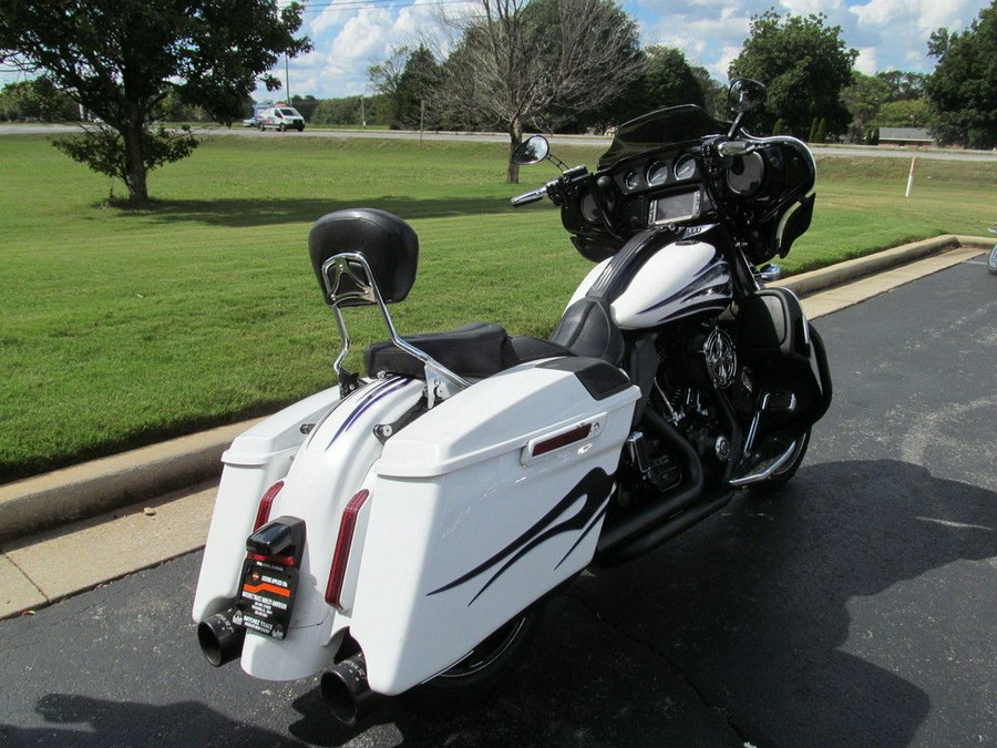 2016 Harley-Davidson® FLHXSE - CVO™ Street Glide®