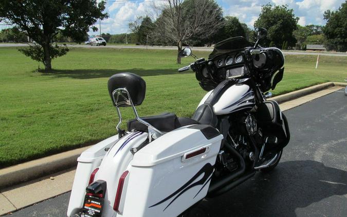 2016 Harley-Davidson® FLHXSE - CVO™ Street Glide®