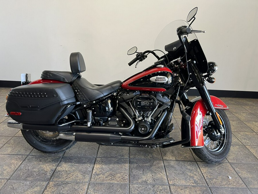 2022 Harley-Davidson Heritage Classic 114 Redline Red/Vivid Black (Black Finish w/Laced