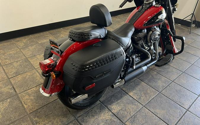 2022 Harley-Davidson Heritage Classic 114 Redline Red/Vivid Black (Black Finish w/Laced