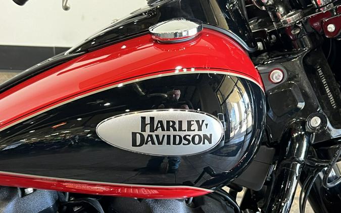 2022 Harley-Davidson Heritage Classic 114 Redline Red/Vivid Black (Black Finish w/Laced