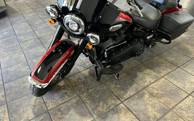 2022 Harley-Davidson Heritage Classic 114 Redline Red/Vivid Black (Black Finish w/Laced