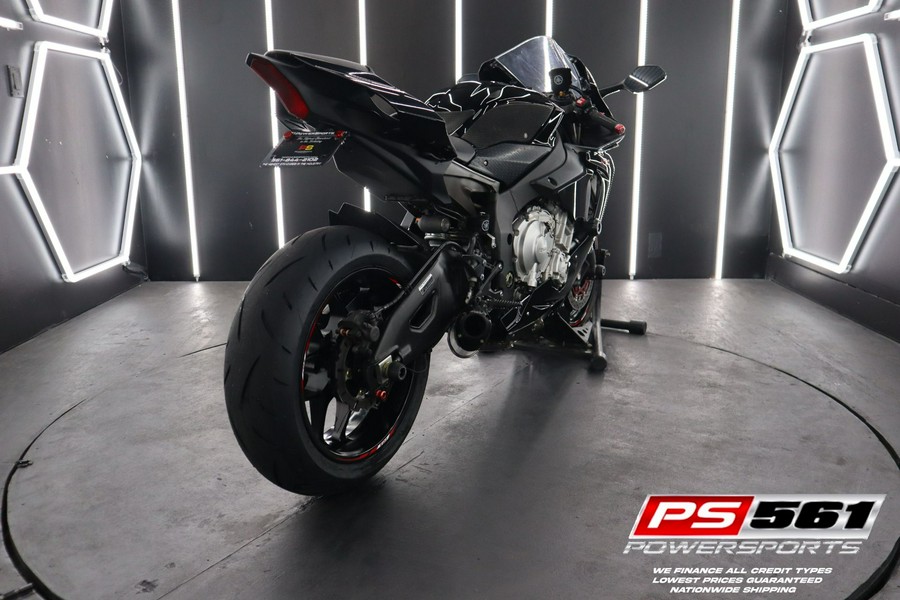 2015 Yamaha Motor Corp., USA YZF-R1