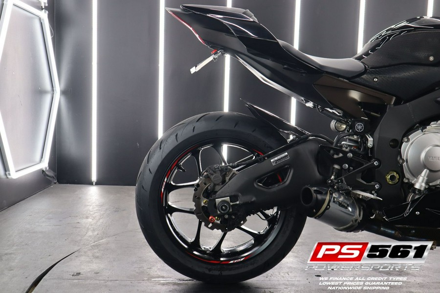 2015 Yamaha Motor Corp., USA YZF-R1