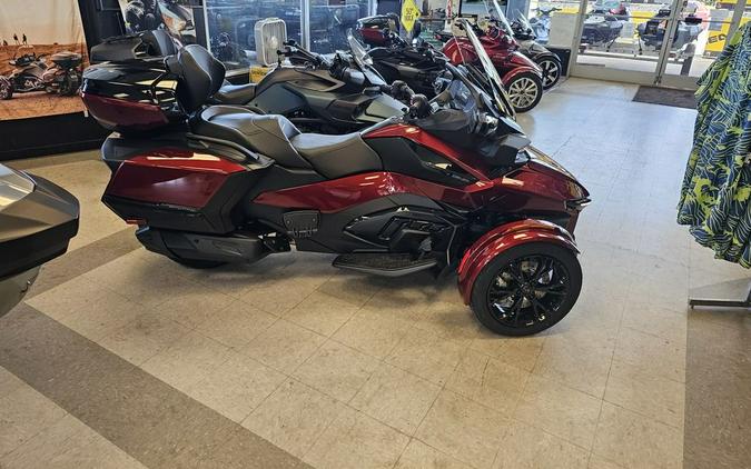 2024 Can-Am® Spyder RT Limited Dark Wheels