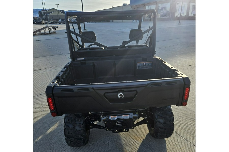 2025 Can-Am Defender DPS HD7