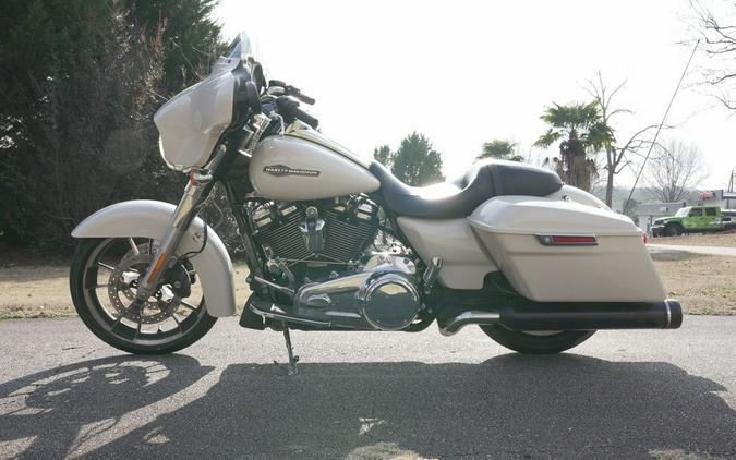 2022 Harley-Davidson® FLHX - Street Glide®